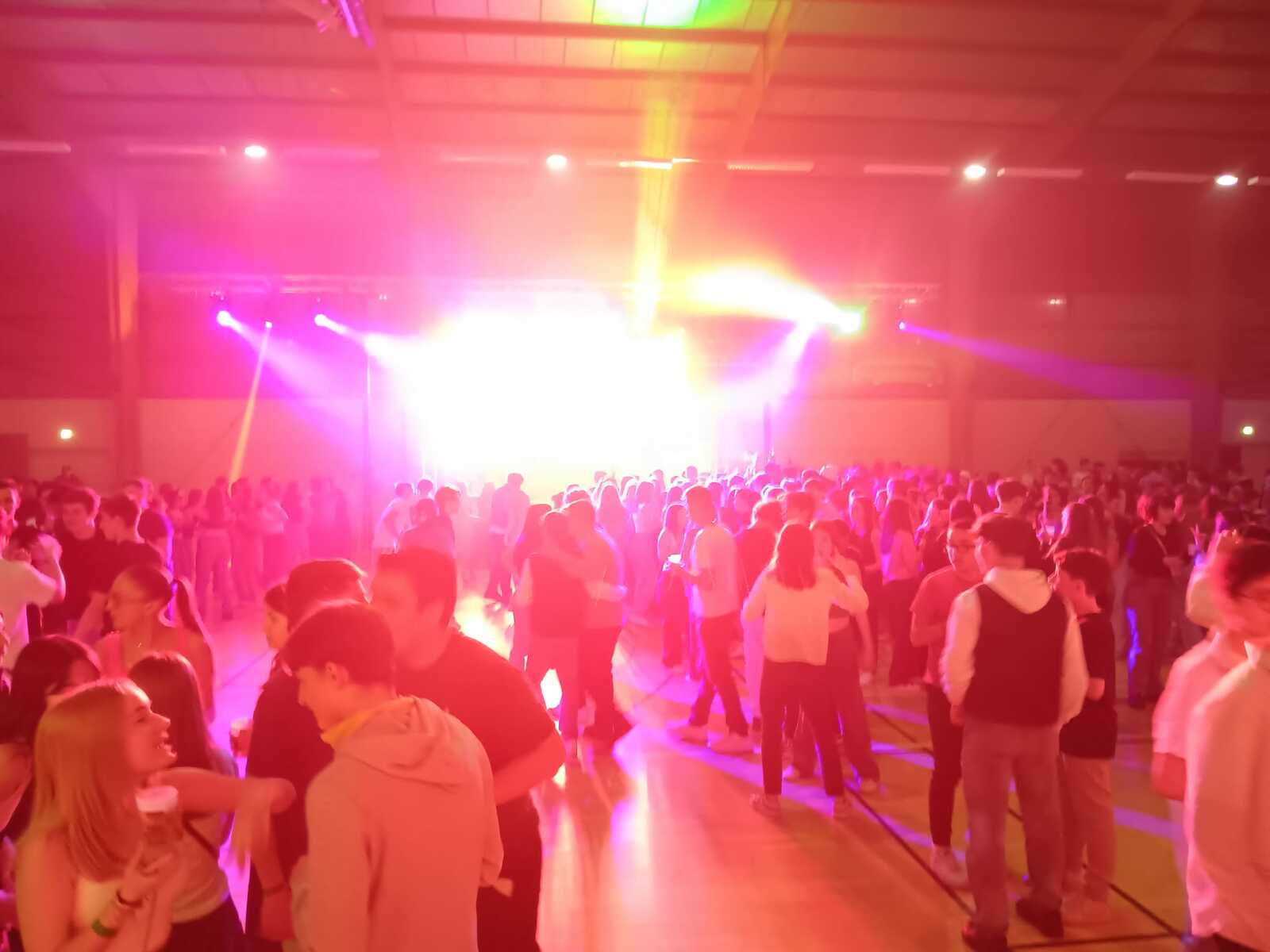 Plus de 550 jeunes à la disco du RSRV Basket !